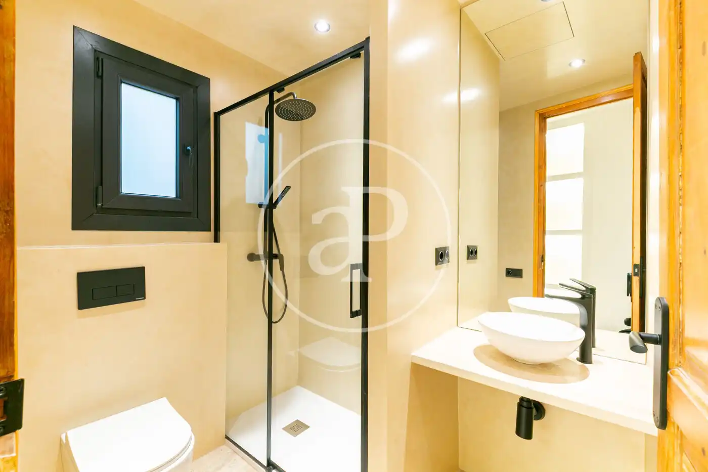 Baño de Piso en venta en Barcelona con Aire acondicionado, Calefacción y Balcón