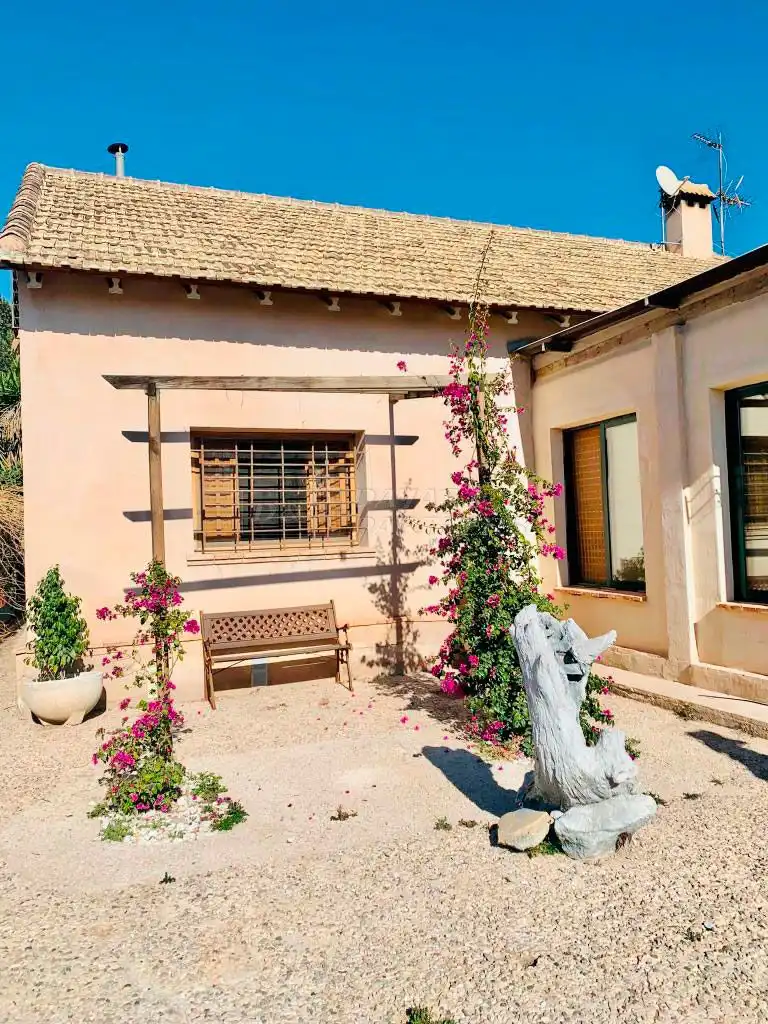 Country homes for sale in Camino Alto de las Atalayas, Llano de Brujas