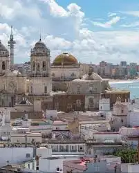 Vista exterior de Edificio en venta en Cádiz