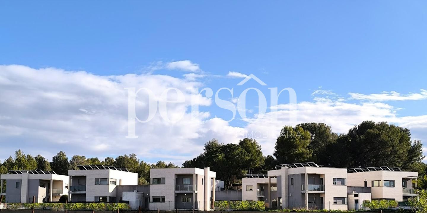 Exterior view of House or chalet for sale in Montserrat  with Air Conditioner, Private garden and Terrace