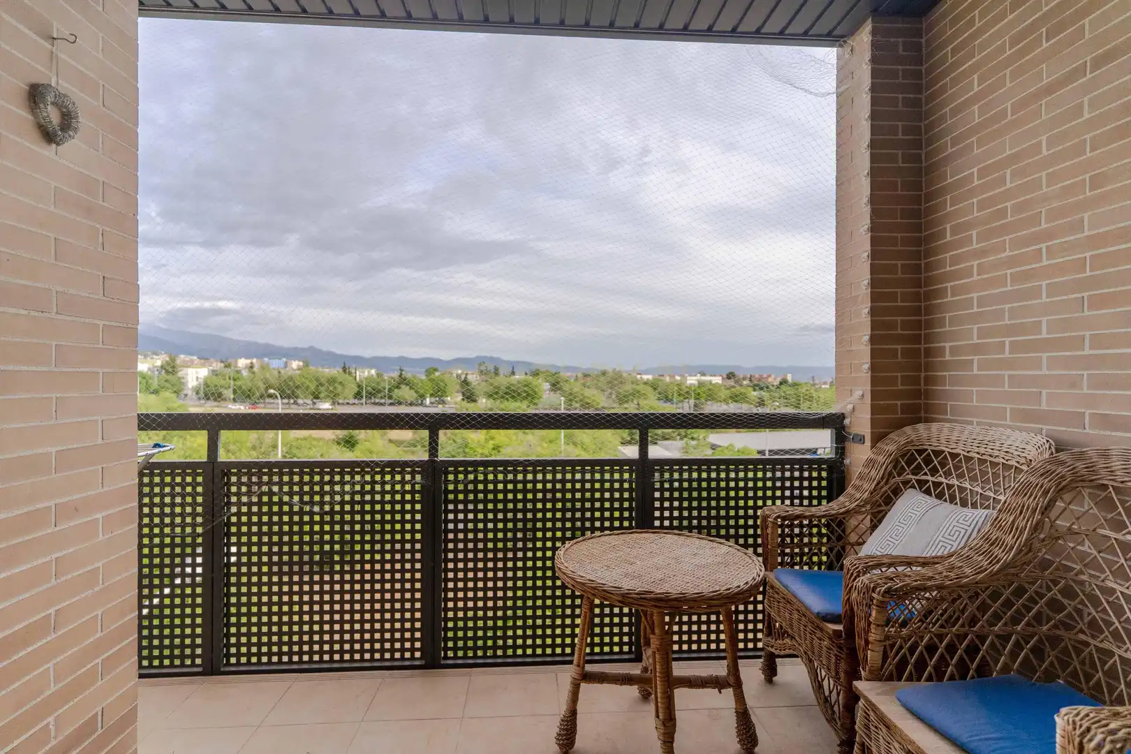 Terraza de Piso en venta en Granada con Jardín privado, Trastero y Piscina comunitaria