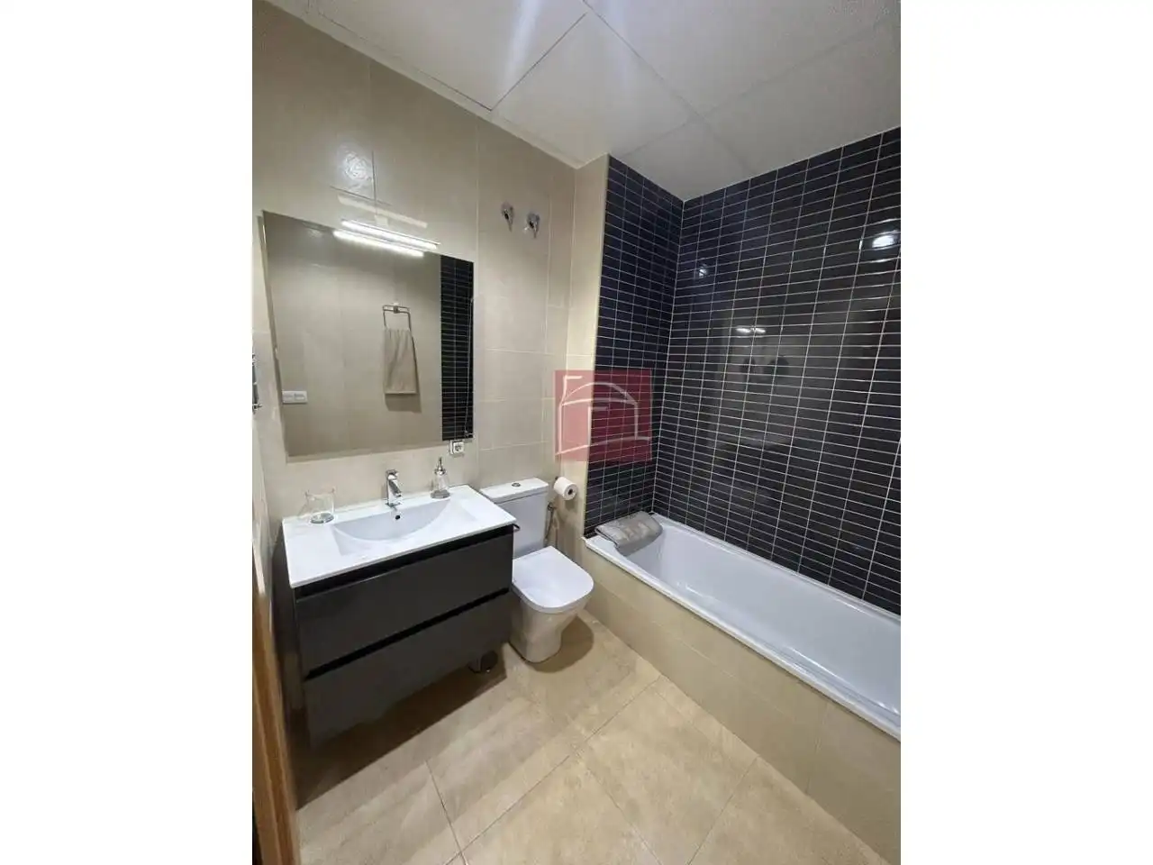 Baño de Piso en venta en Don Benito con Aire acondicionado, Trastero y Amueblado
