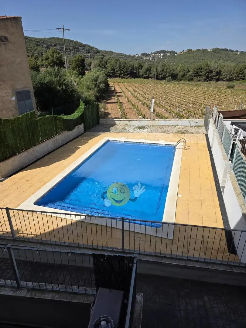 Schwimmbecken von Wohnung zum Verkauf in Calafell mit Klimaanlage, Heizung und Privatgarten