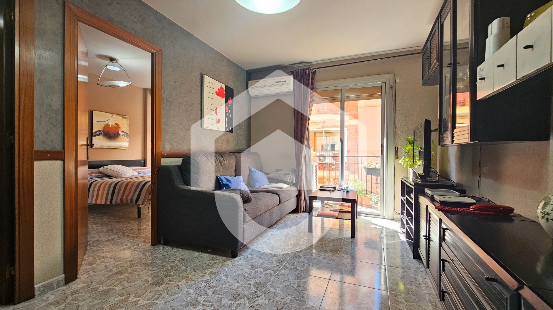 Living room of Flat for sale in  Barcelona Capital  with Air Conditioner, Furnished and Balcony