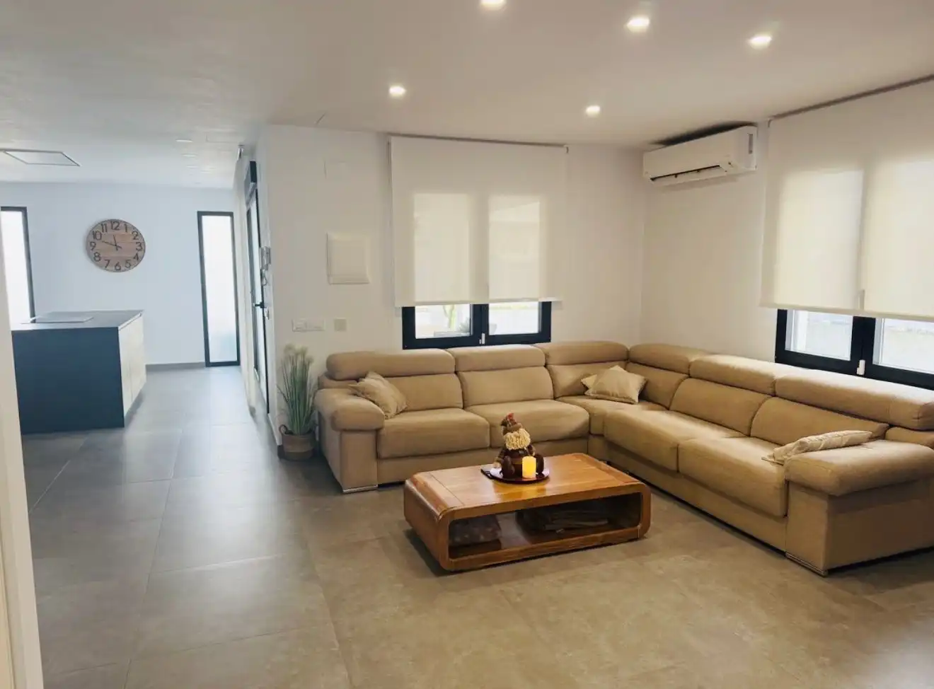 Sala d'estar de Casa o xalet en venda en Oliva amb Aire condicionat, Calefacció i Jardí privat