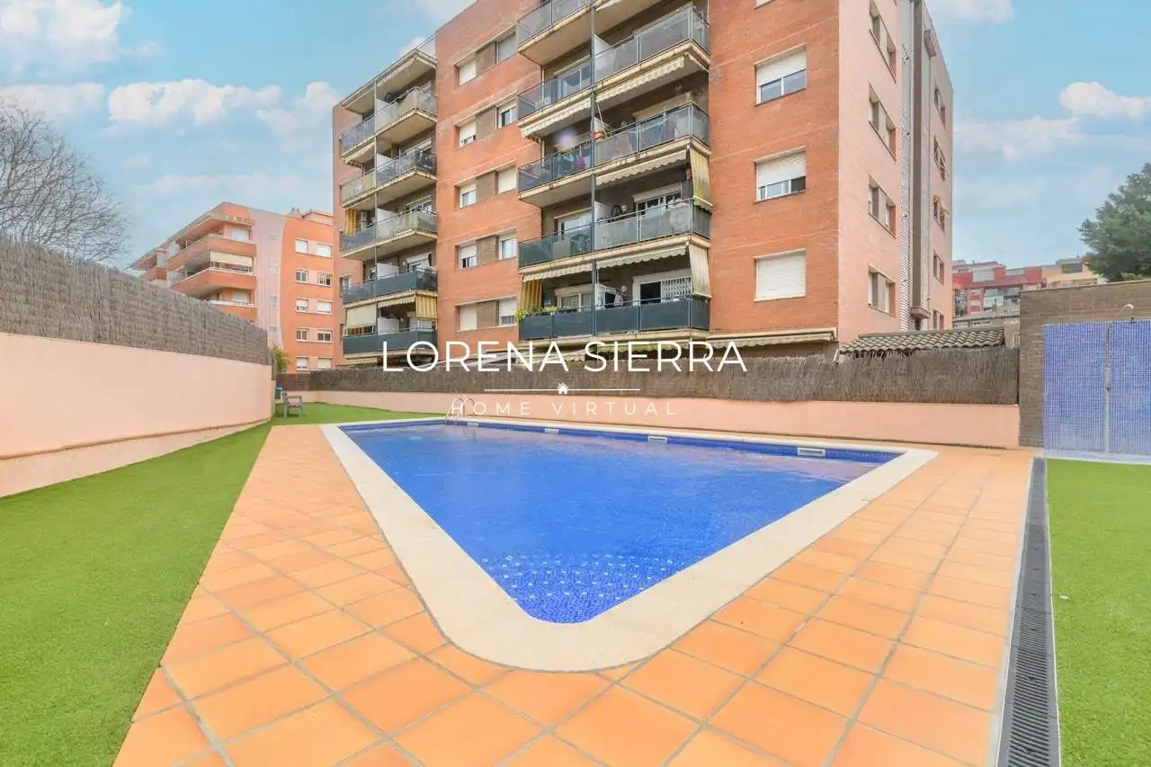 Swimming pool of Flat for sale in Viladecans  with Air Conditioner, Heating and Private garden