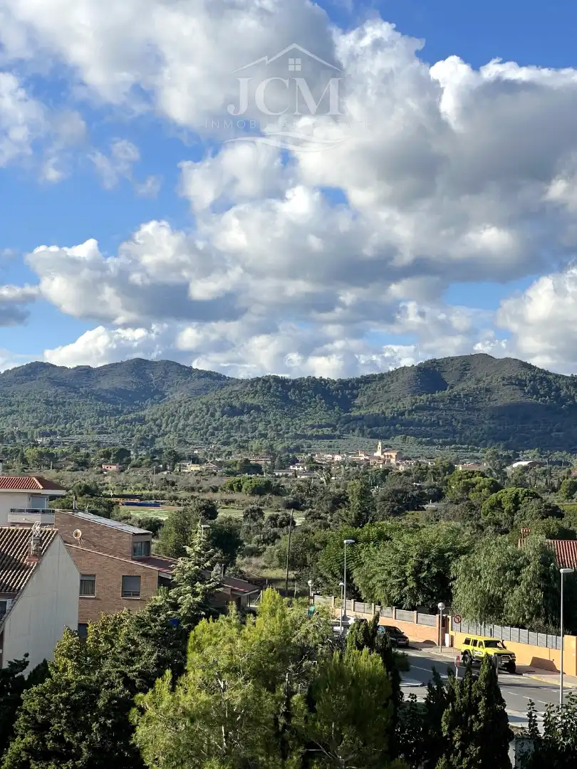 Vista exterior de Dúplex en venda en Montbrió del Camp amb Aire condicionat, Calefacció i Parquet