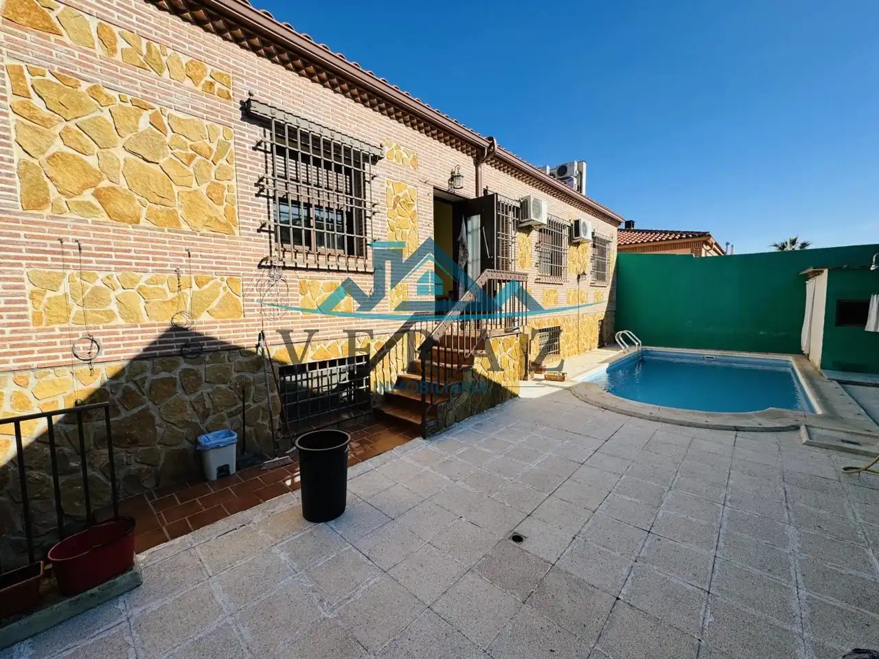 Vista exterior de Casa o chalet en venta en La Pueblanueva con Aire acondicionado, Calefacción y Jardín privado