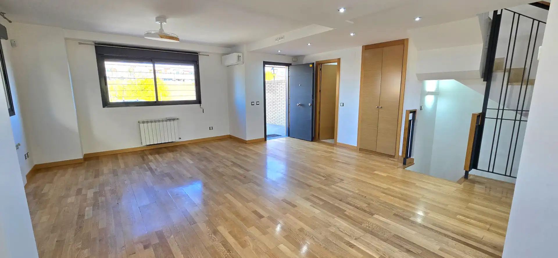 Casa pareada con piscina en venta en Calle de Ibiza, imagen 9