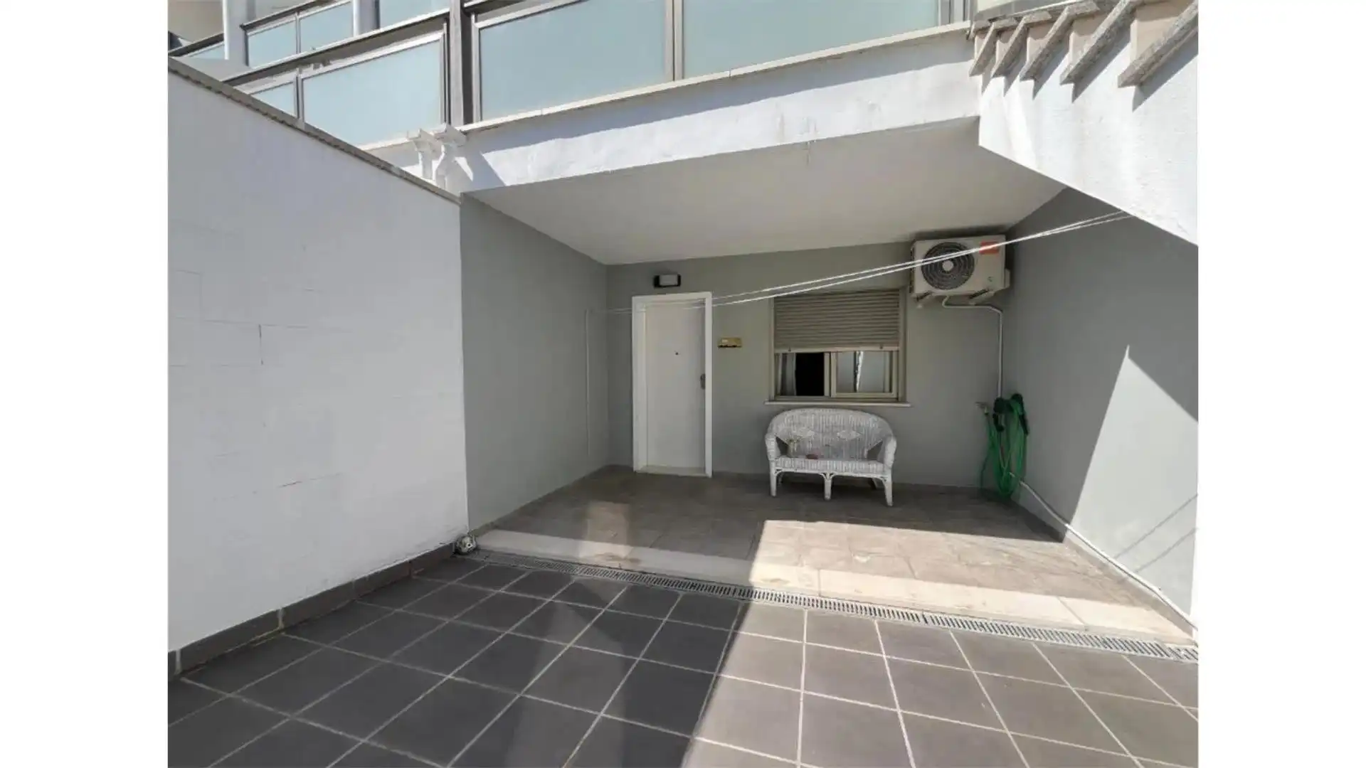 Terrasse von Maisonette zur Miete in Oliva mit Klimaanlage, Heizung und Terrasse