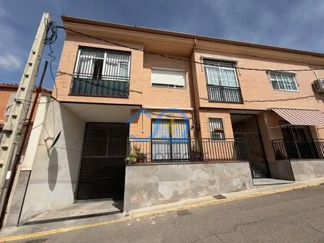 Vista exterior de Dúplex en venta en Numancia de la Sagra con Aire acondicionado, Calefacción y Alarma