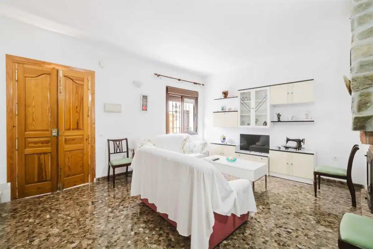 Sala d'estar de Casa adosada en venda en Nerja amb Calefacció, Terrassa i Balcó