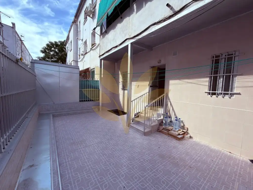Vista exterior de Pis en venda en Cáceres