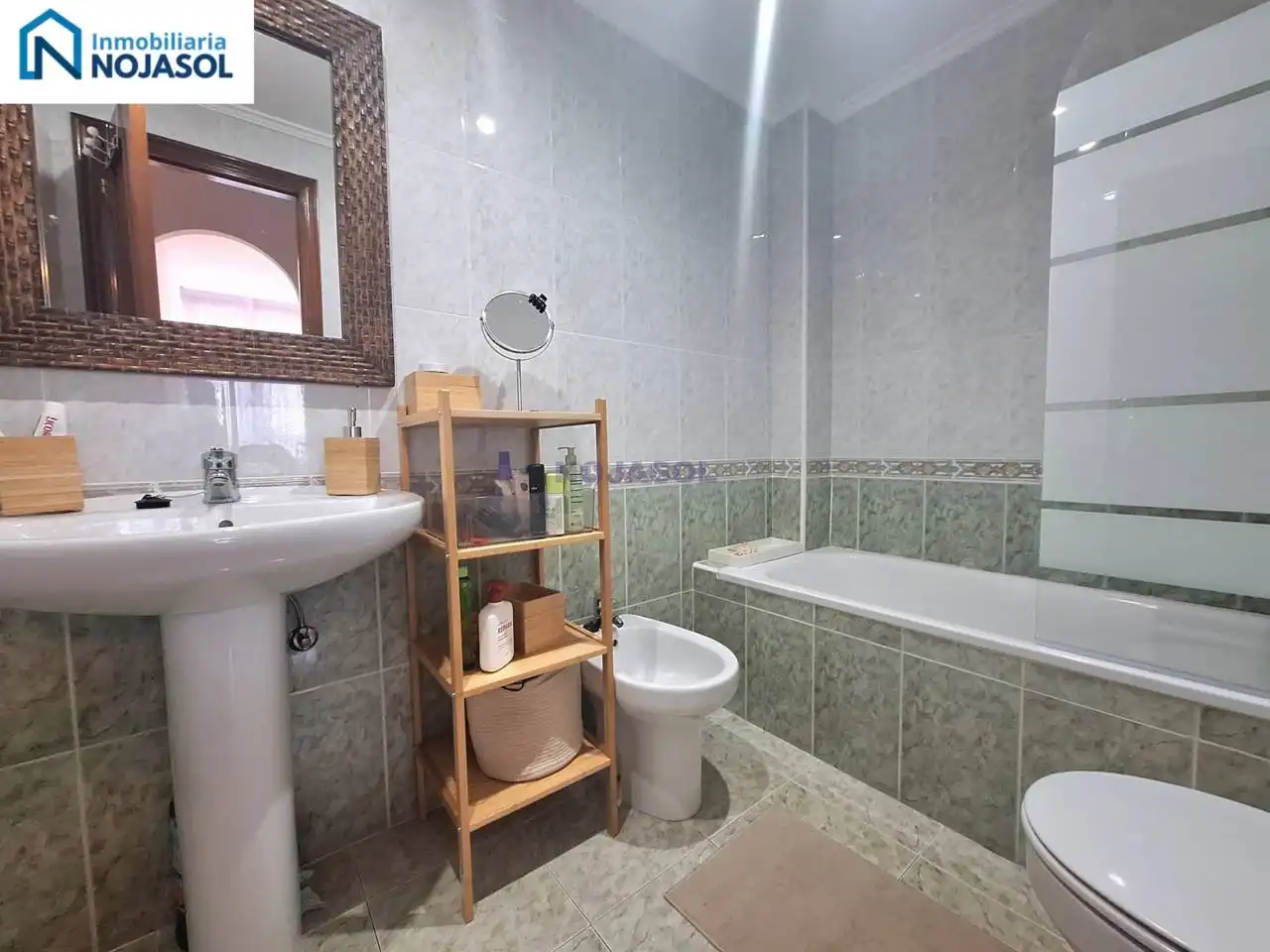 Baño de Apartamento de alquiler en Noja con Calefacción, Terraza y Amueblado