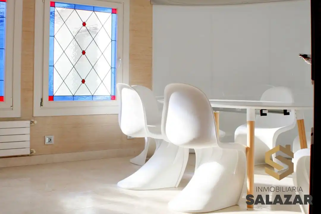 Comedor de Oficina en venta en Bilbao  con Aire acondicionado, Calefacción y Amueblado