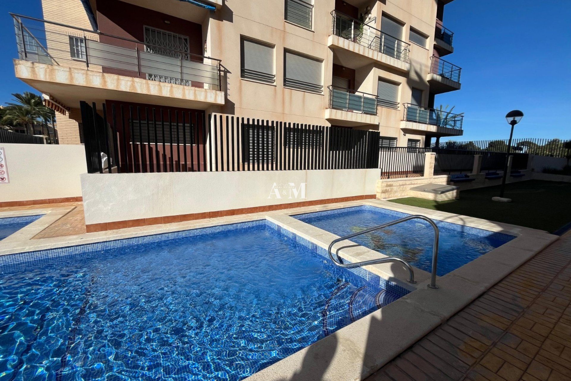 Piscina de Planta baixa de lloguer en Torrevieja amb Aire condicionat, Calefacció i Terrassa