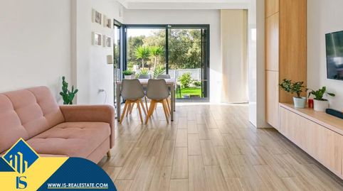 Villa con piscina privada, en la provincia de Alicante, en la ciudad de Orihuela Costa. 3 habitaciones | 82 m² | 1 kilómetro del m, imatge 2