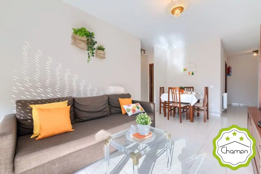 Wohnzimmer von Wohnung zur Miete in Noja mit Heizung, Privatgarten und Terrasse