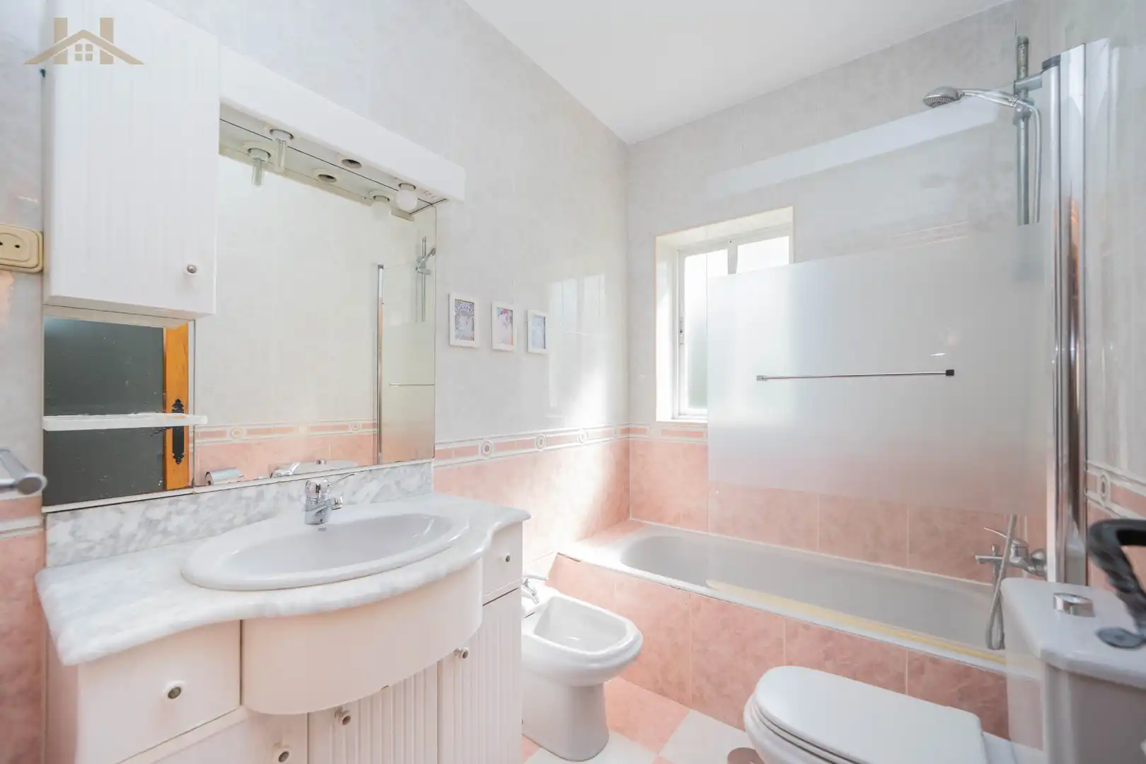 Bathroom of Detached homes for sale in El Escorial  with Heating, Terrace and Furnished