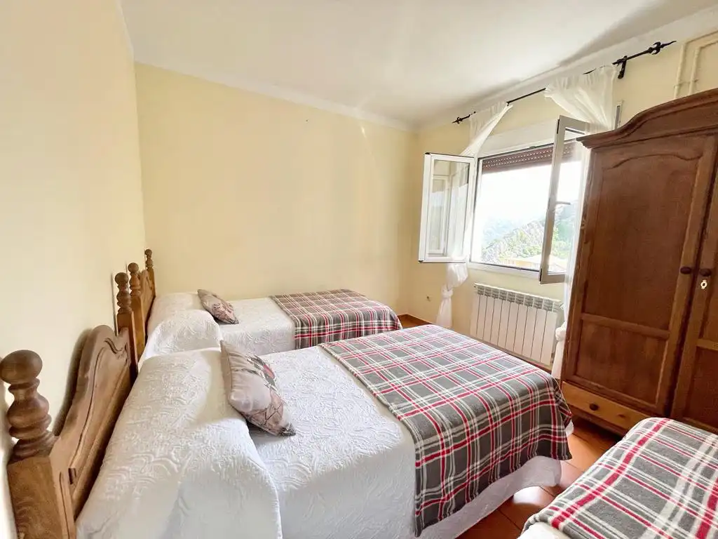 Habitación de Casa adosada de alquiler en Montejaque con Amueblado