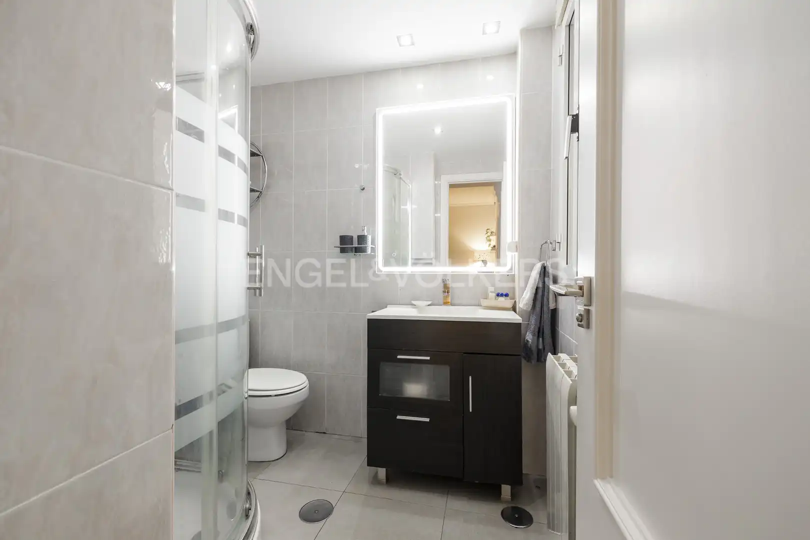 Baño de Piso de alquiler en Madrid con Aire acondicionado, Calefacción y Amueblado