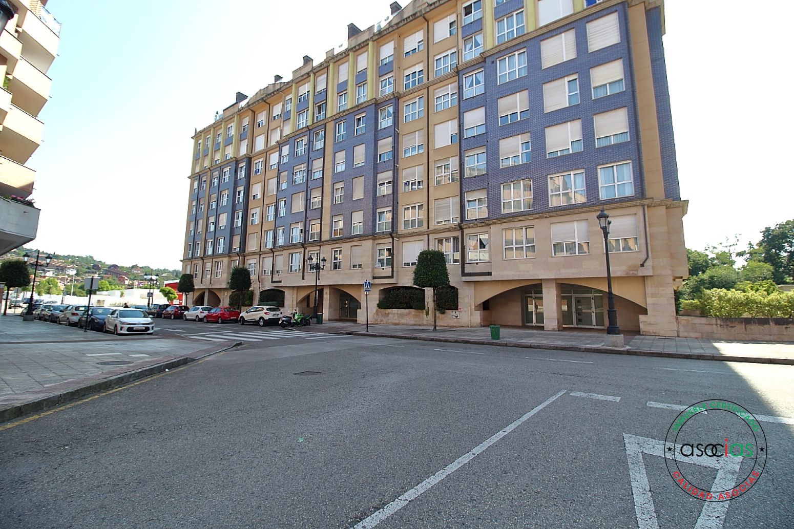Vista exterior de Piso en venta en Oviedo  con Calefacción, Parquet y Trastero