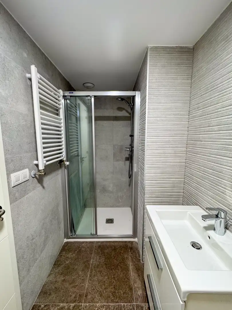 Badezimmer von Wohnung zum Verkauf in Valencia mit Klimaanlage, Abstellraum und Schwimmbad