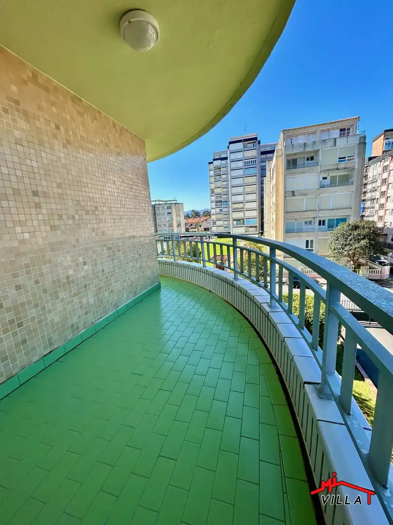 Terraza de Piso en venta en Laredo con Calefacción, Terraza y Amueblado