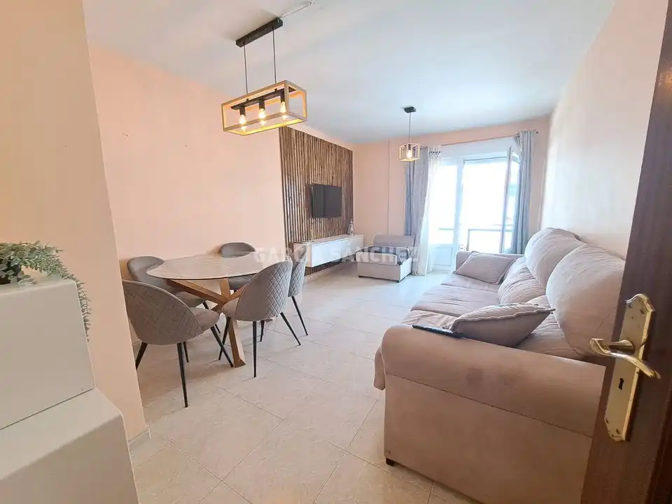 Sala de estar de Dúplex en venta en Boiro con Calefacción, Amueblado y Balcón