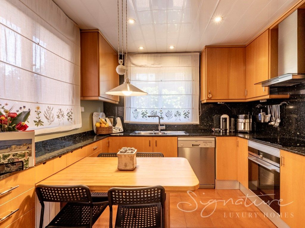 Cocina de Casa adosada en venta en Sant Cugat del Vallès con Aire acondicionado, Calefacción y Terraza