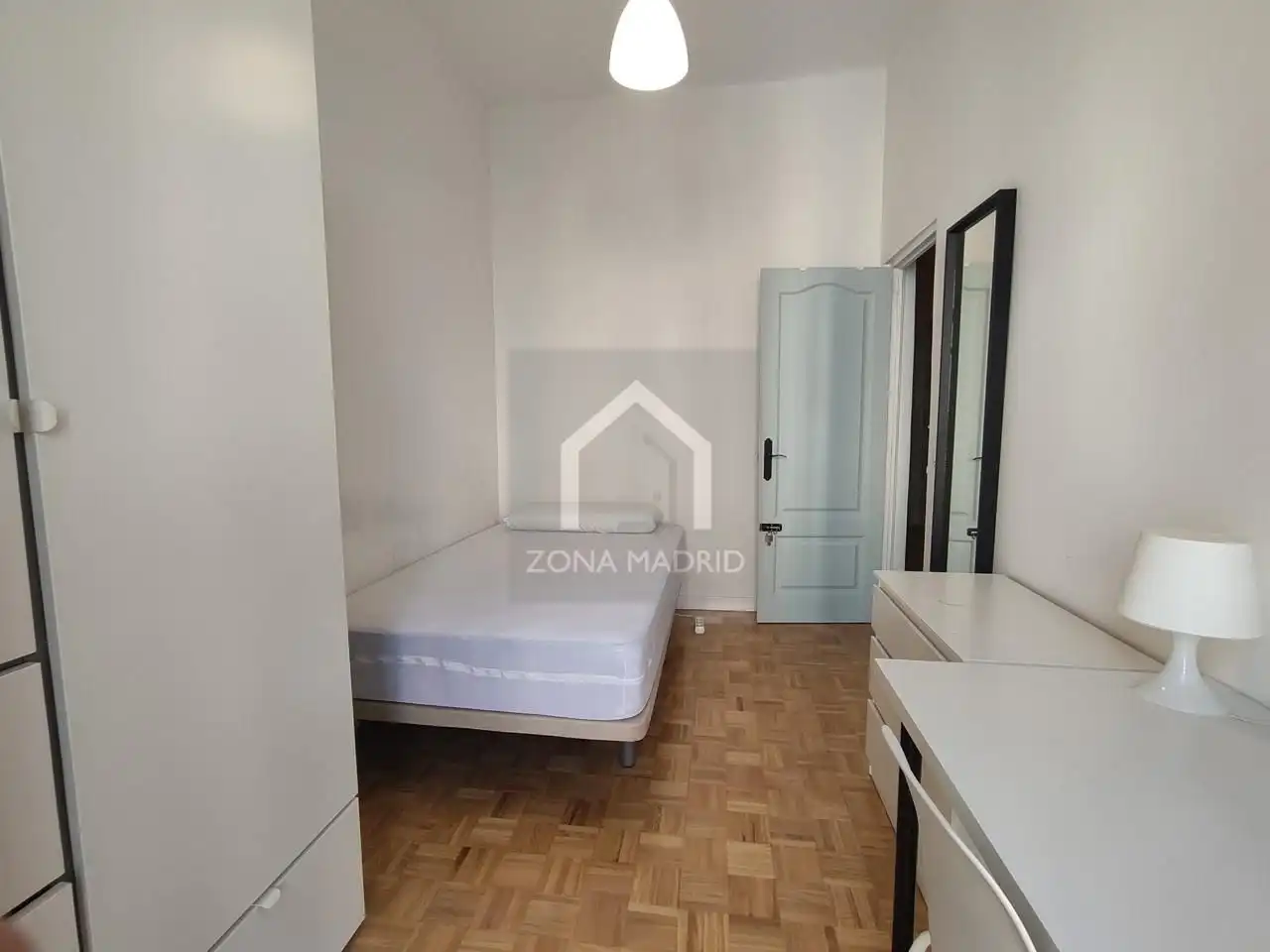 Habitación de Piso en venta en Madrid con Trastero