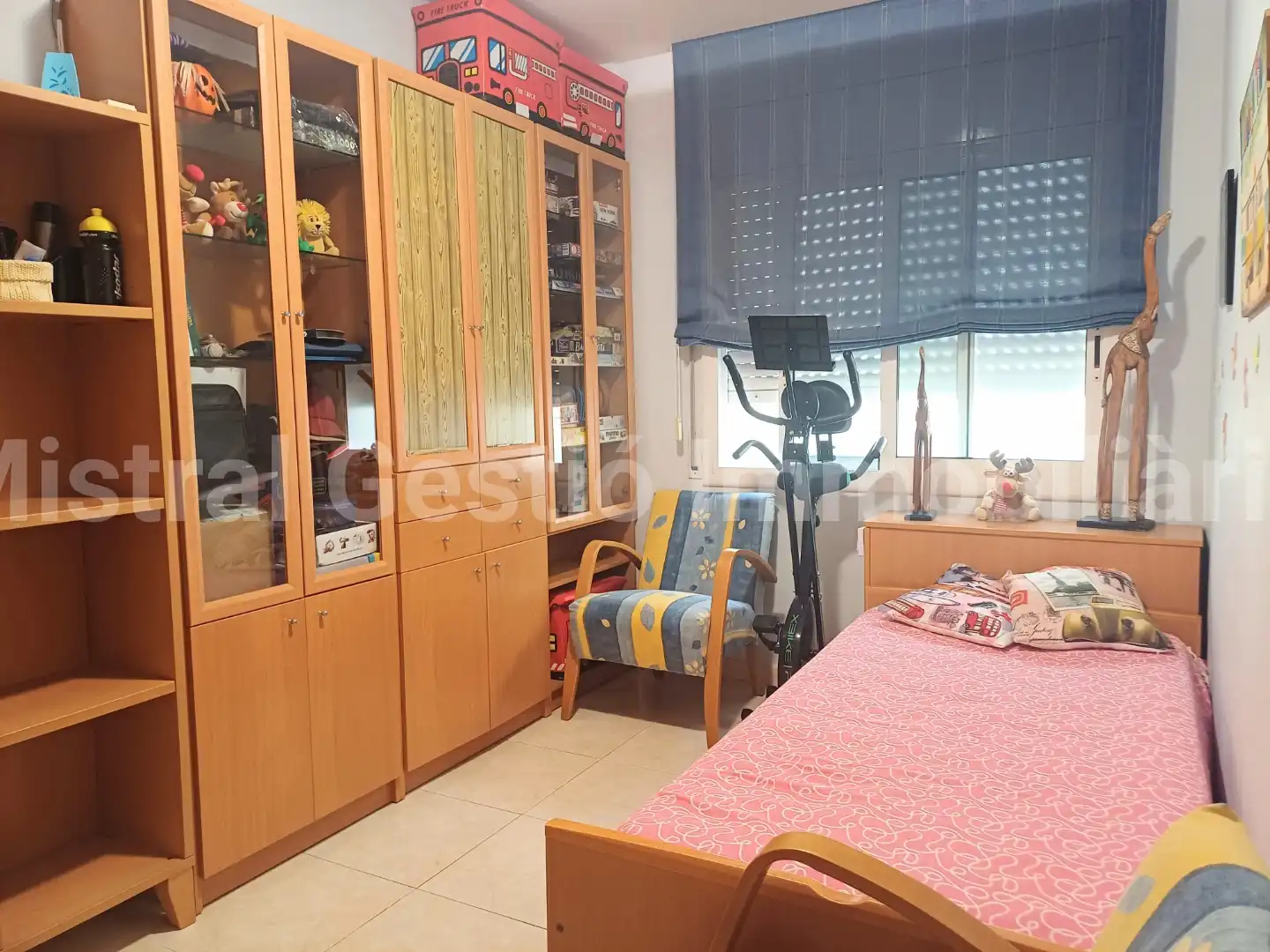 Schlafzimmer von Dachboden zum Verkauf in Calafell mit Klimaanlage, Terrasse und Möbliert