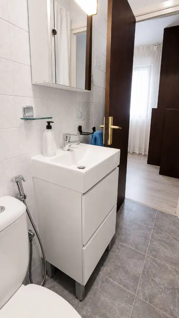 Bathroom of Flat for rent in Santander  with Furnished and Oven