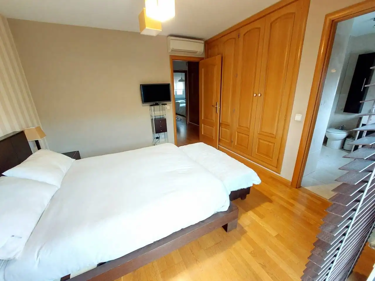 Habitación de Casa adosada en venta en Fuenlabrada con Aire acondicionado, Calefacción y Piscina comunitaria