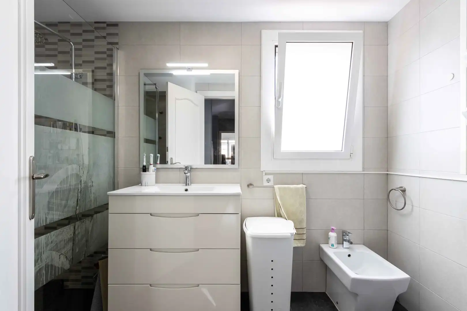 Baño de Casa adosada en venta en Mollet del Vallès con Aire acondicionado, Calefacción y Terraza