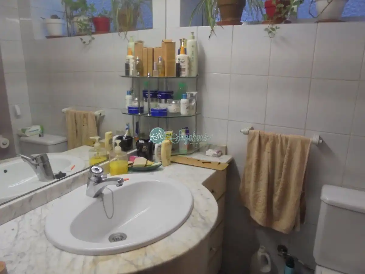 Bathroom of Flat for sale in Segovia  with Heating, Parquet flooring and Storage room
