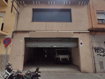 Mixed residential with lift for sale in Cirera