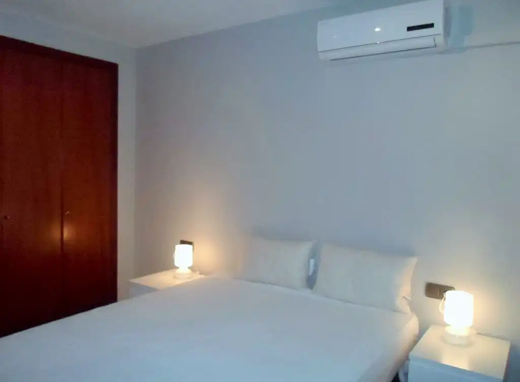 Habitación de Piso de alquiler en Valencia con Aire acondicionado, Calefacción y Amueblado