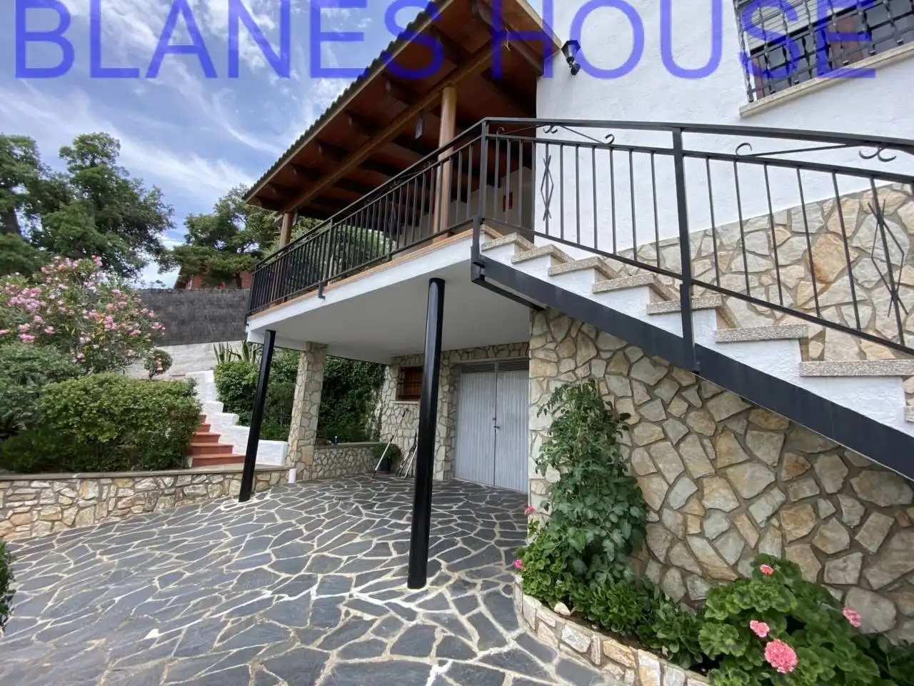 Vista exterior de Casa o chalet en venta en Maçanet de la Selva con Aire acondicionado, Jardín privado y Terraza