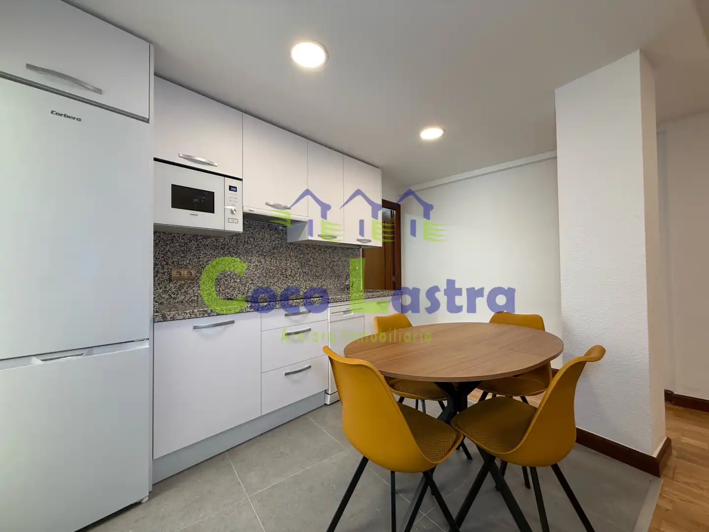 Kitchen of Flat for rent in Salamanca  with Air Conditioner, Heating and Parquet flooring