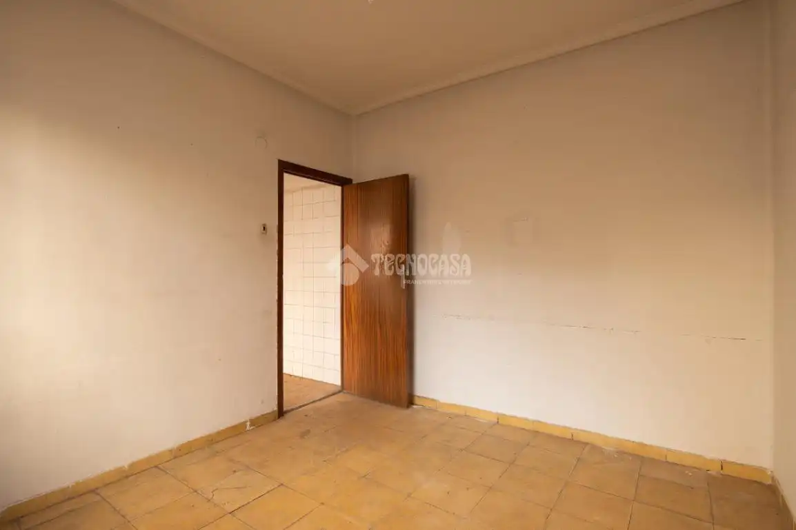 Habitación de Piso en venta en Granada con Balcón