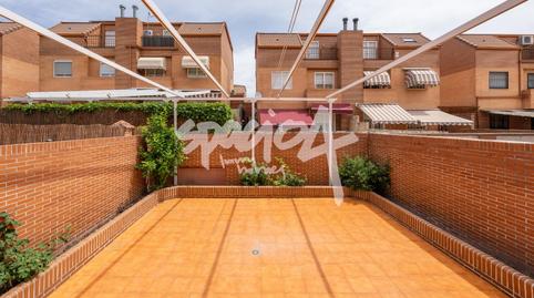 Foto 3 de Casa adosada en venda a  Secundino Zuazo, La Garena, Madrid