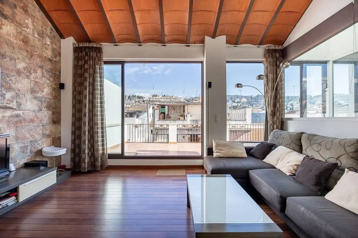 Living room of Flat for sale in Granada  with Air Conditioner, Terrace and Balcony