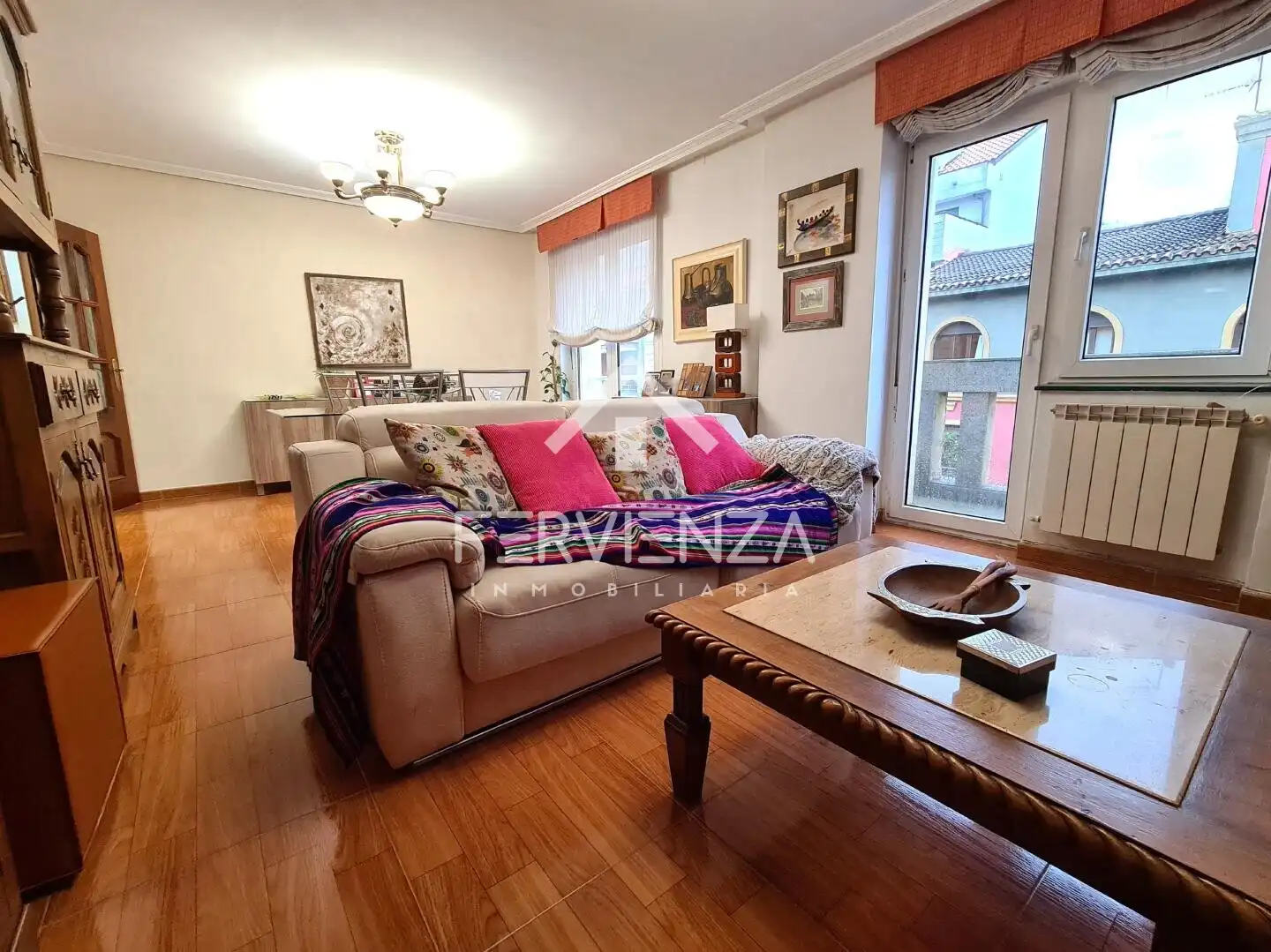 Sala d'estar de Pis en venda en Oviedo 