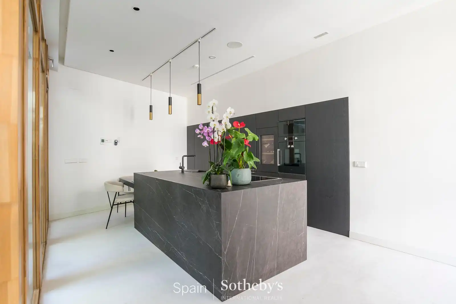 Cocina de Ático en venta en Madrid con Aire acondicionado, Calefacción y Jardín privado