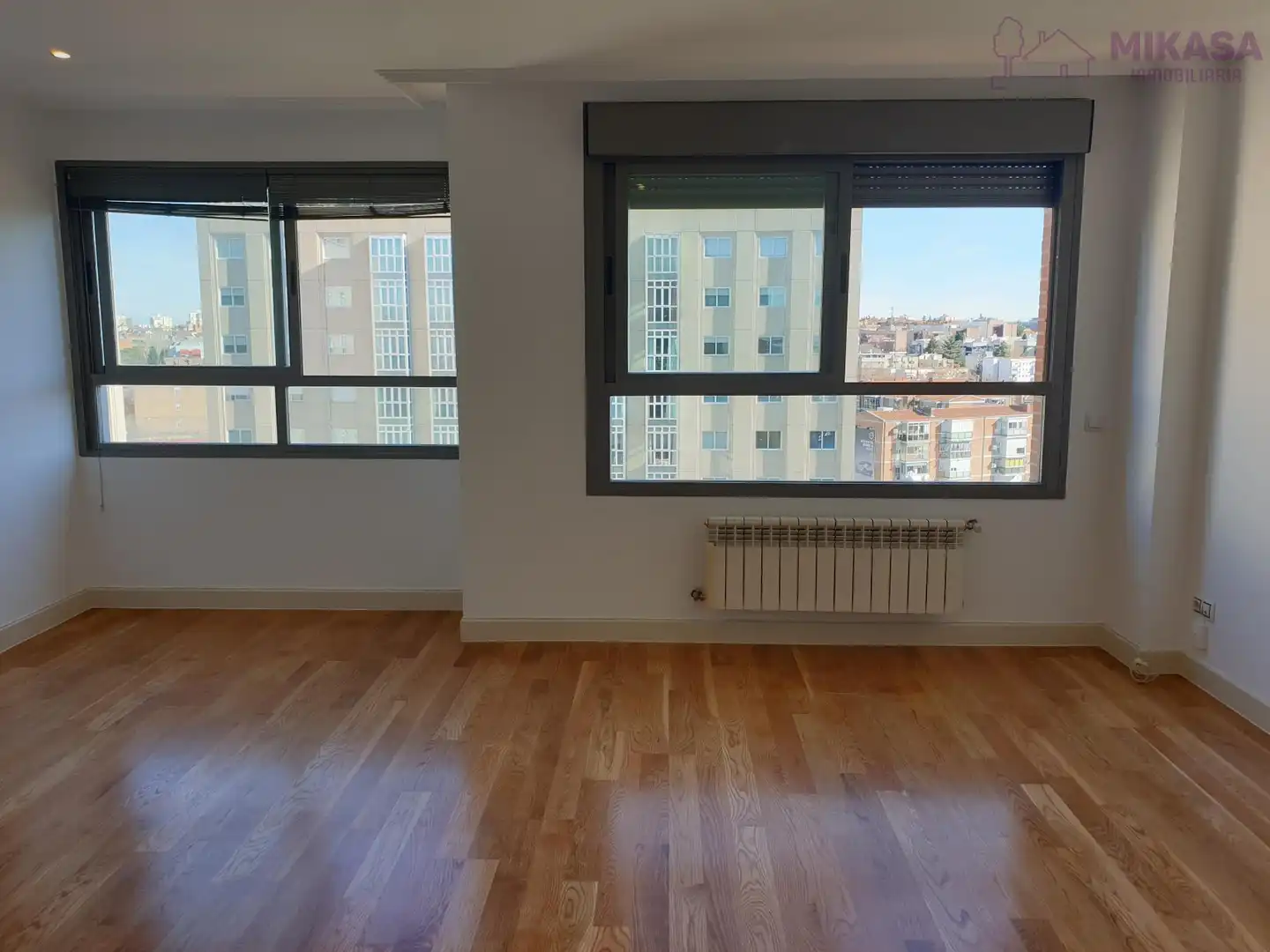 Bedroom of Flat for rent in Madrid  with Air Conditioner, Heating and Community pool
