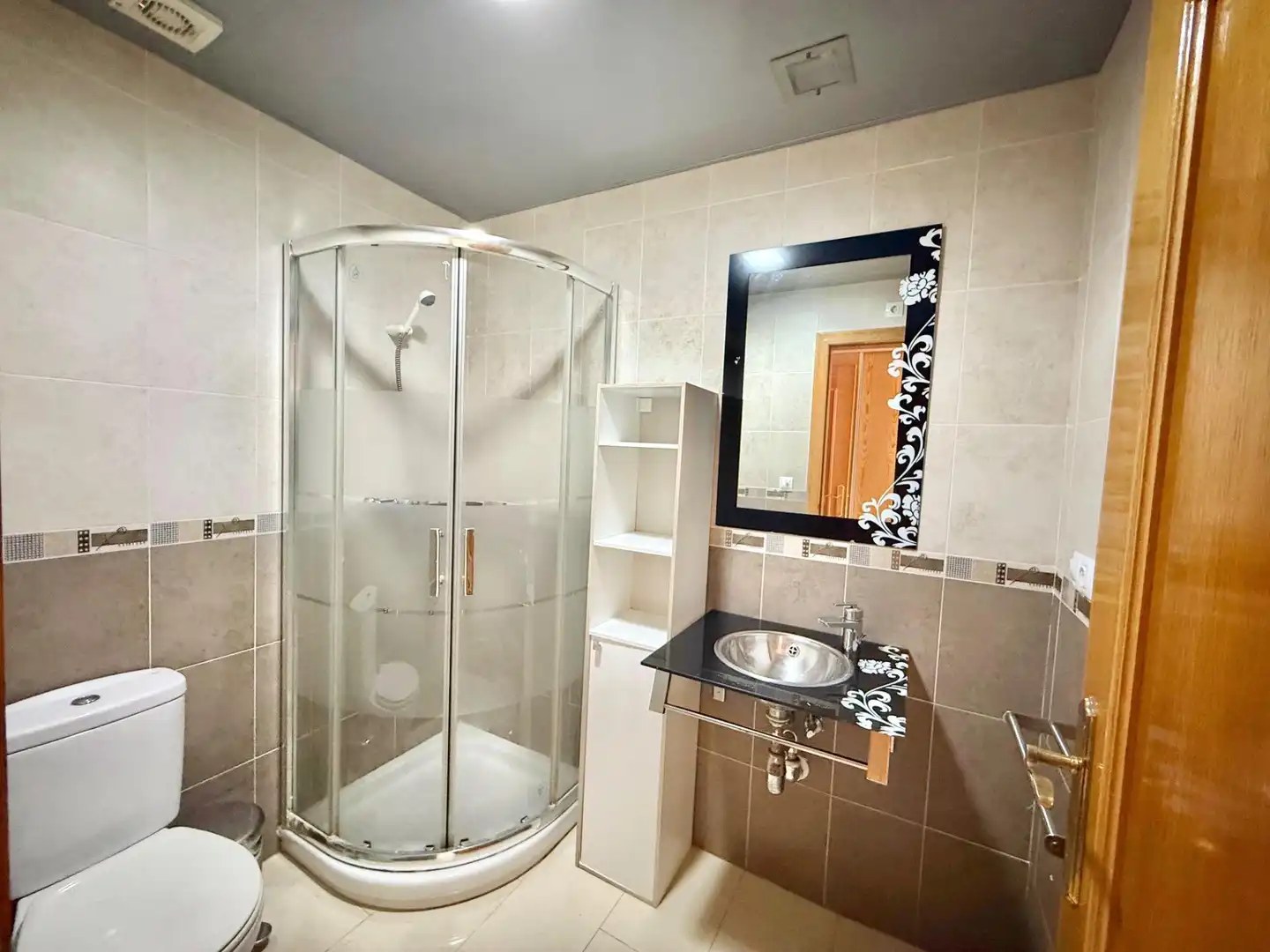 Baño de Piso en venta en Orihuela con Aire acondicionado, Calefacción y Amueblado