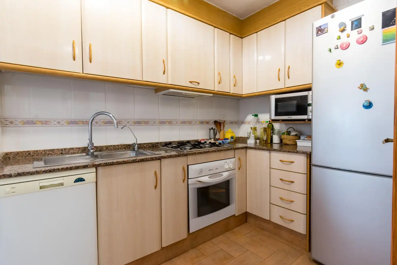 Cocina de Apartamento de alquiler en Los Montesinos con Aire acondicionado y Terraza