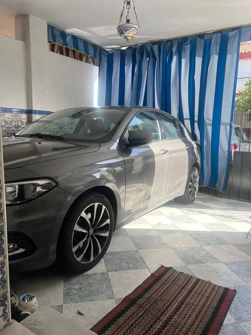 Parking of Houses for sale in Sevilla  with Air Conditioner and Terrace