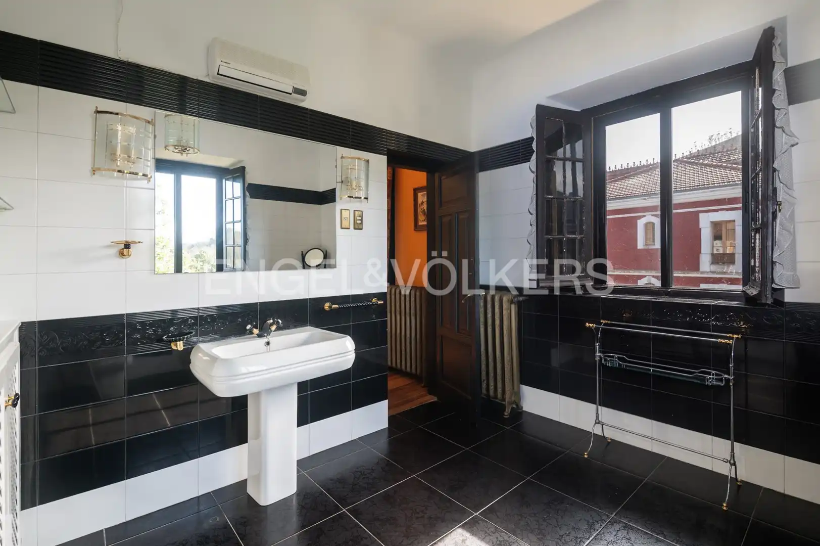 Baño de Casa o chalet en venta en Llanes con Calefacción, Jardín privado y Terraza